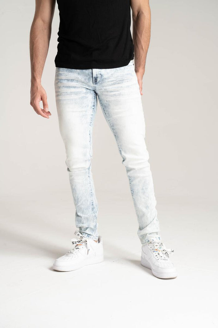 Spark Basic Stretch Denim in bleach blue, featuring slim fit design, visible stitching, and classic five-pocket style.