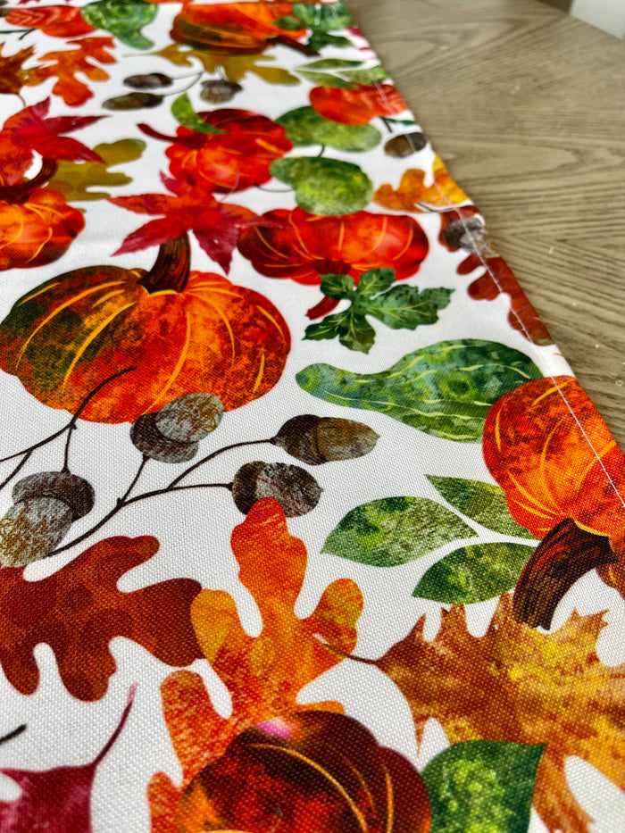 Full Pumpkin Foliage Table Runner